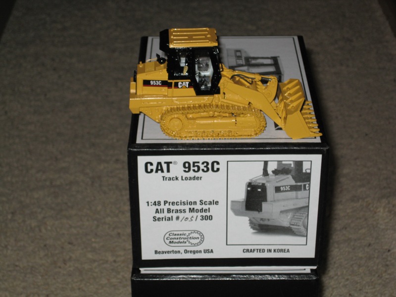 Caterpillar 953C track loader 1:48